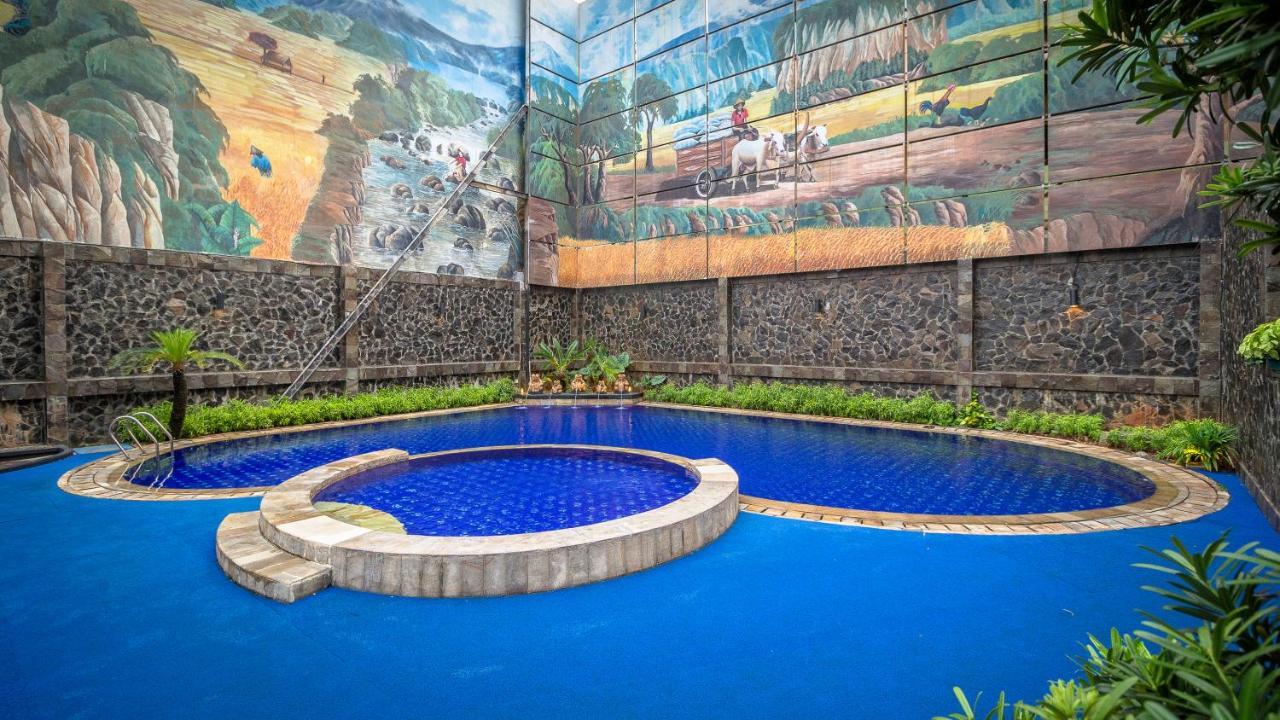 Hotel Golden Sky Pluit Jakarta Exterior foto